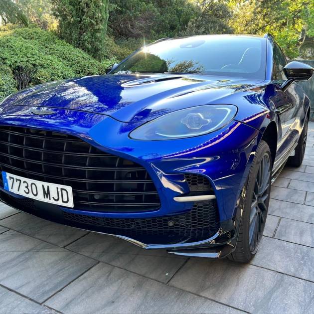 aston martin dbx 707