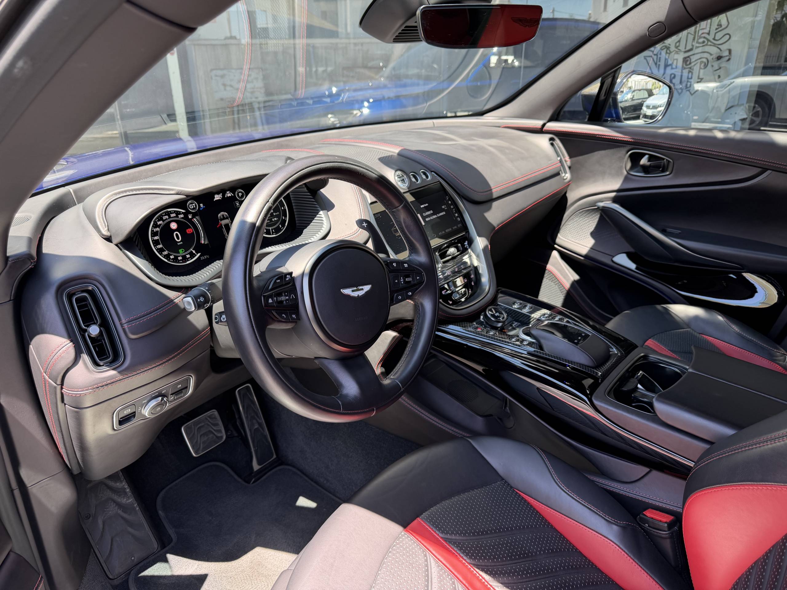 aston martin dbx 707